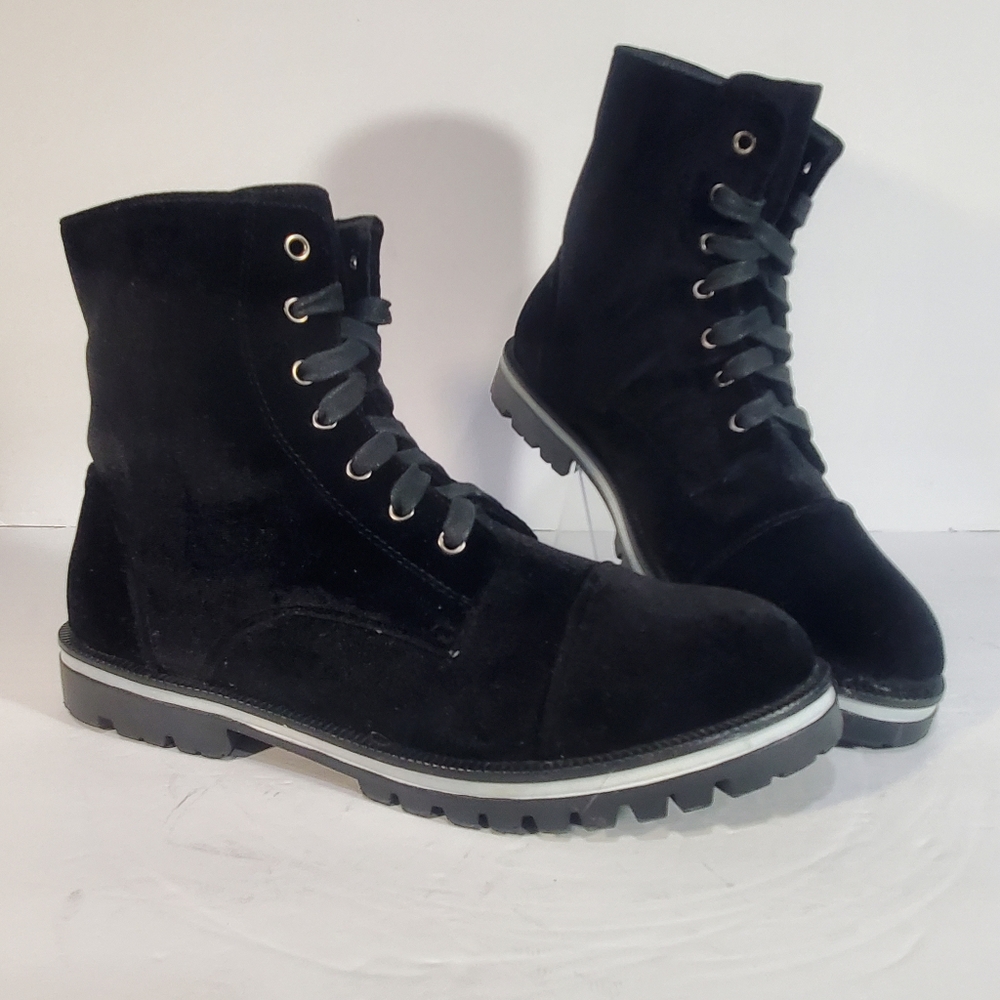 Cape Robbin NWOT Black Velour Lace Up Boots Size 10
